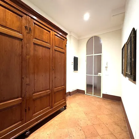 Le Logge - La Contessa *