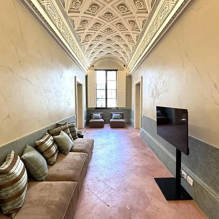 Le Logge - La Contessa * Siena