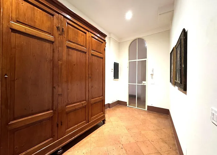 Le Logge - La Contessa *